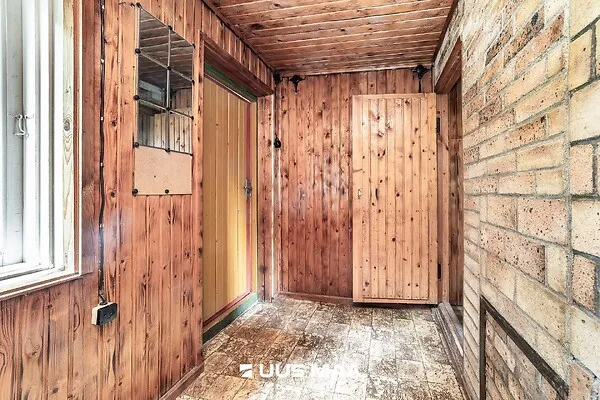 hallway_entrance