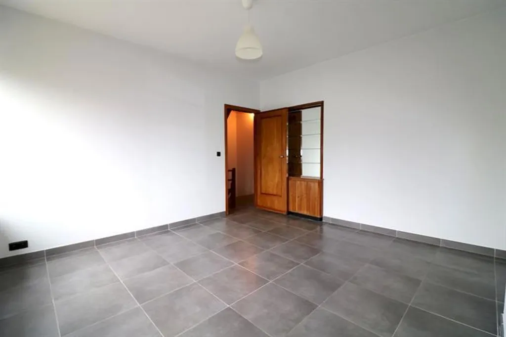 Pièces - Maison Rénovée avec Jardin et Terrasse à Auderghem