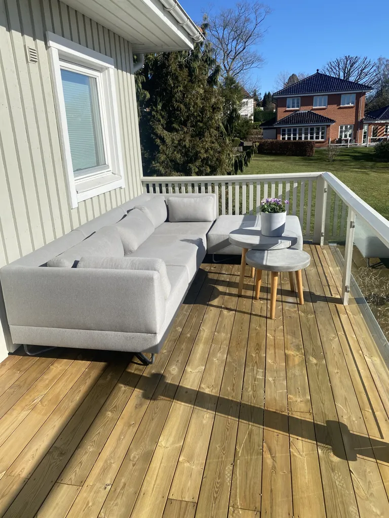 Terrasse - Family House with Balcony in Holte