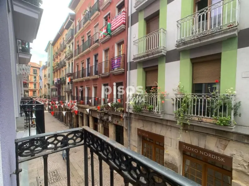 Balcon - Reformed Flat with Balcony in Bilbao's Old Town