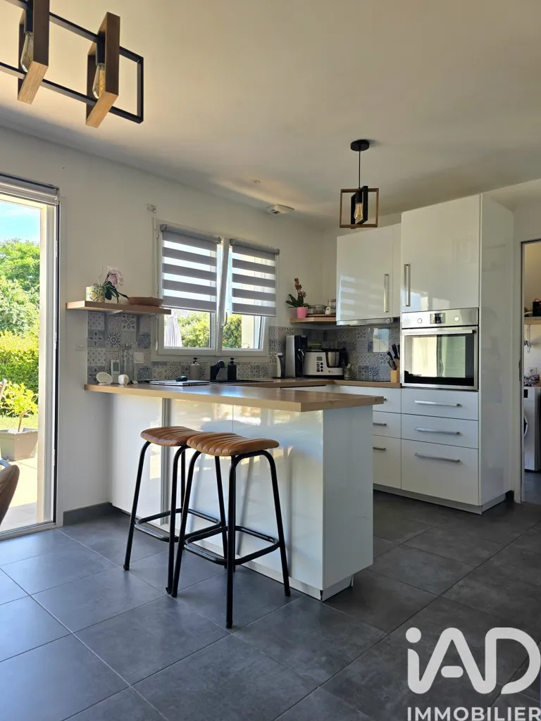 Cuisine - Maison Récemment Construite avec Terrasse à Sainte-Gemmes-sur-Loire