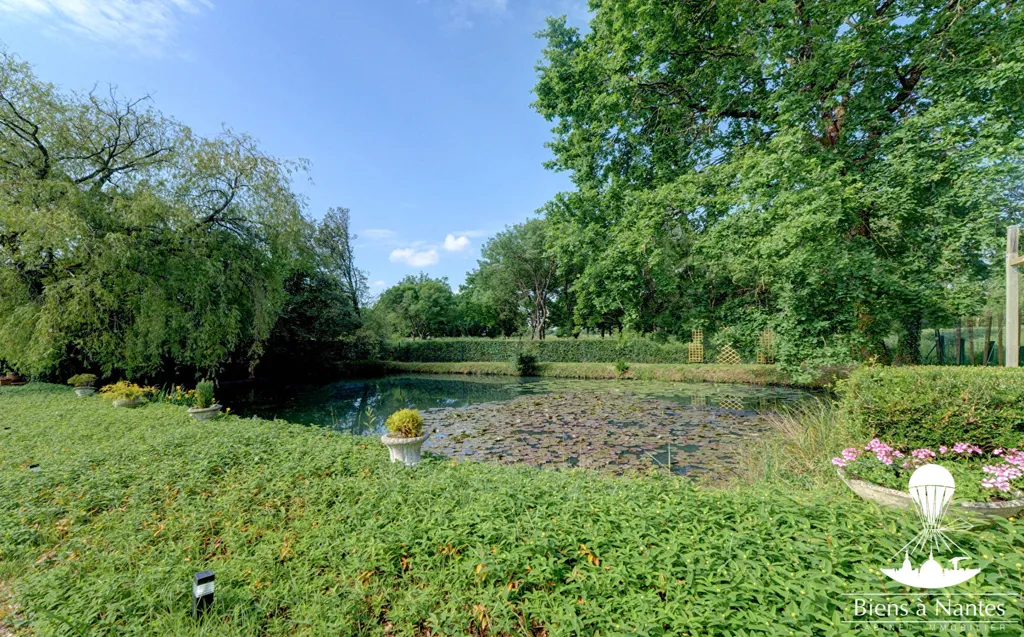 Jardin - Maison avec Grand Terrain aux Sorinières