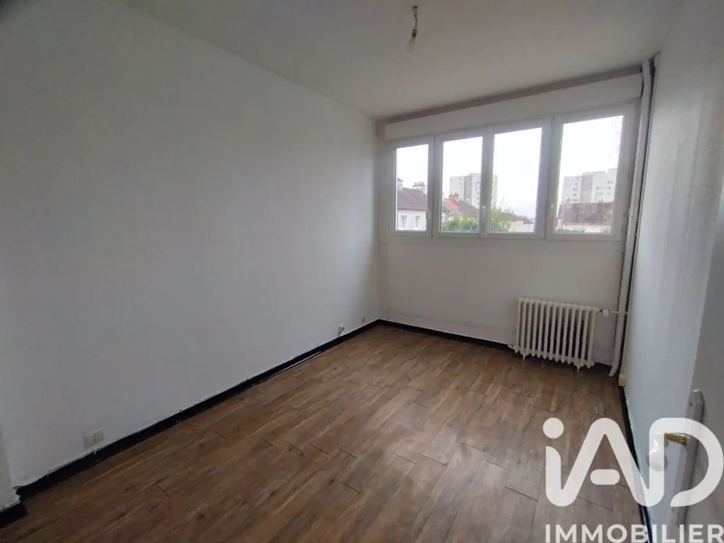 Toad - 3-Bedroom Apartment with Loggia in Le Mans