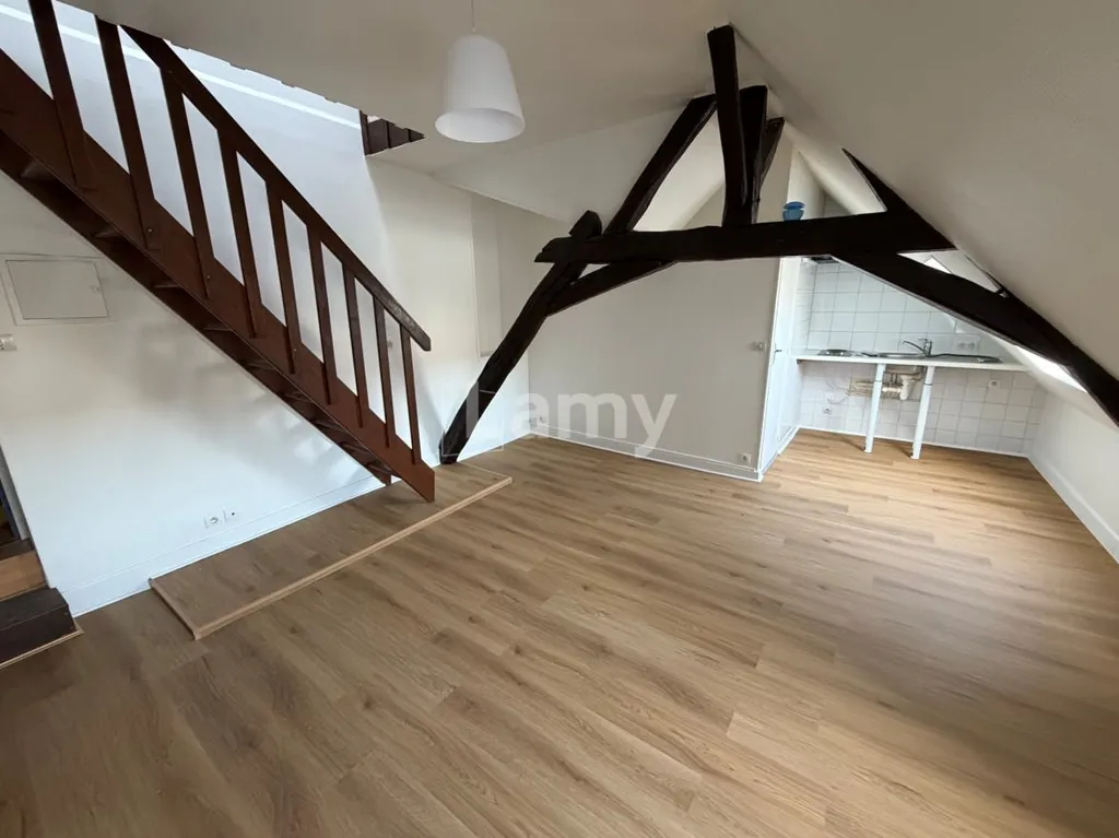 Zimmer - Loft-Style Apartment with Mezzanine in Central Location