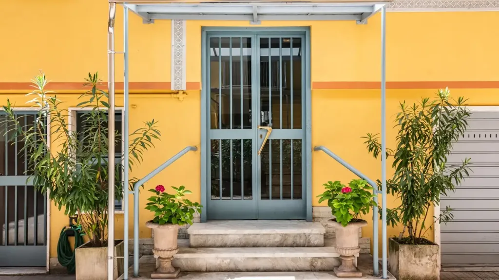 Välivaade - Contemporary Flat with Balcony in Milan