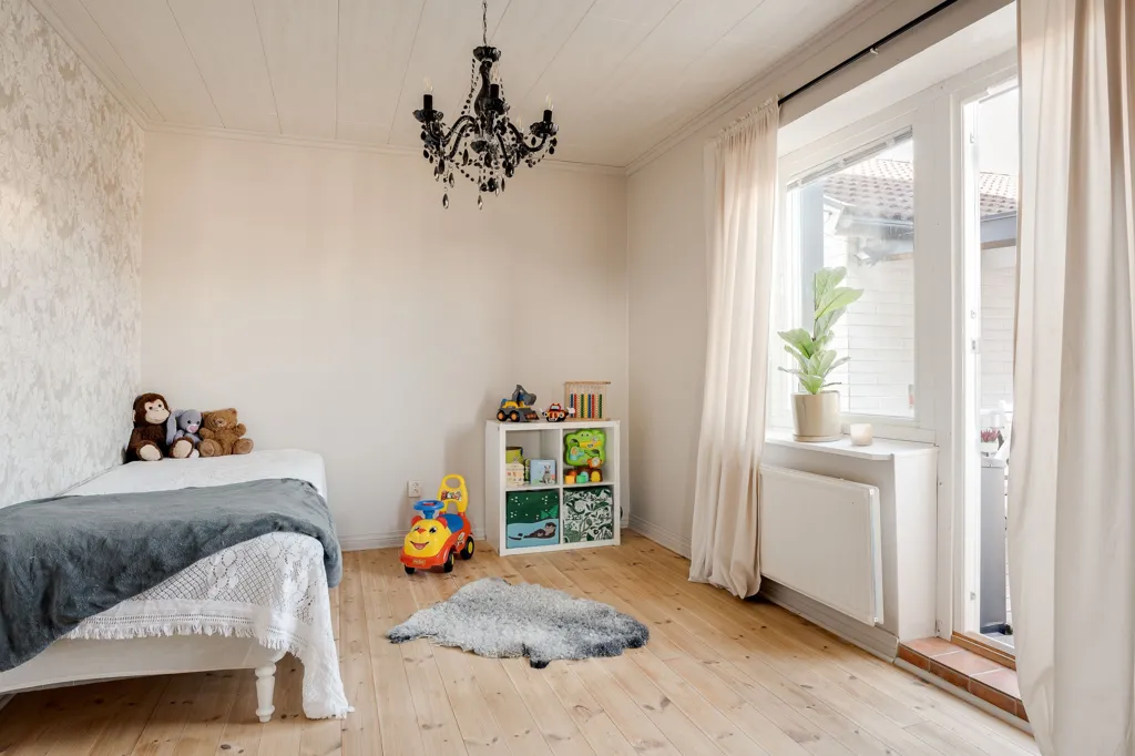 Chambres - Charming Villa with Large Garage in Valla