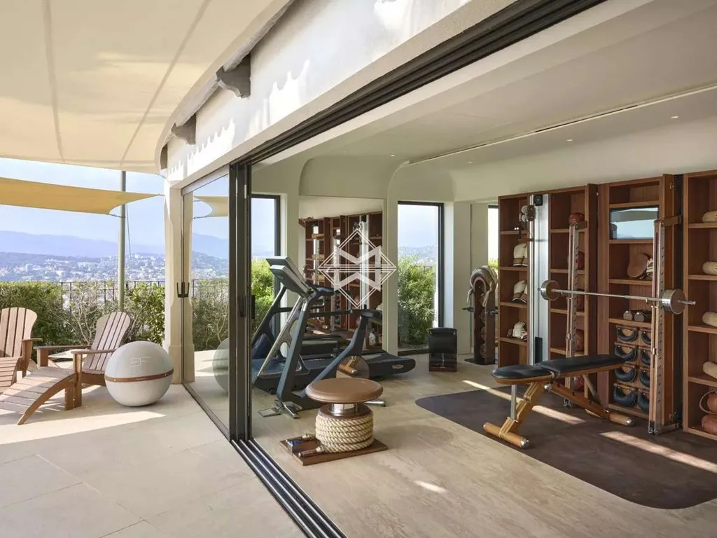 Rooms - Iconic Villa with Sea View on Cannes Riviera
