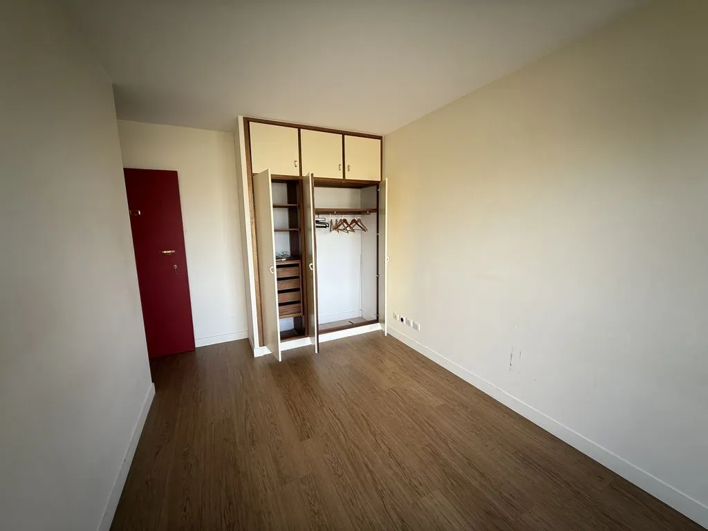 Pièces - Appartement Luxe avec Balcon à Auteuil, Paris