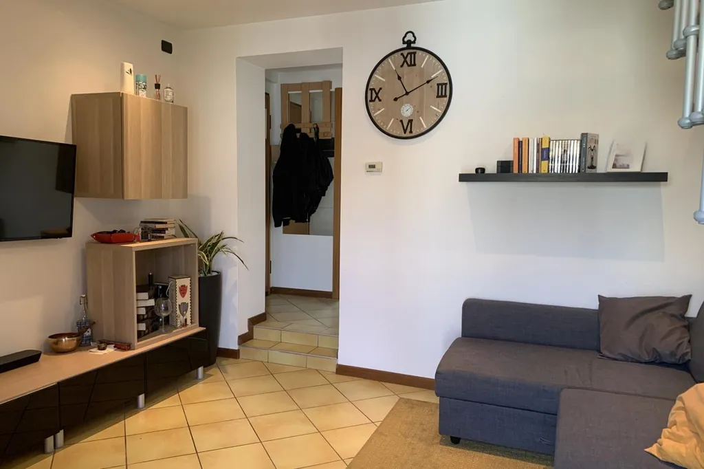 Living Room - Duplex Apartment with Balcony in Monza