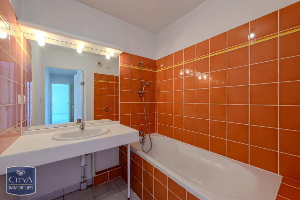 Bagni - 3-Bed Apartment with Terrace in Carpentras