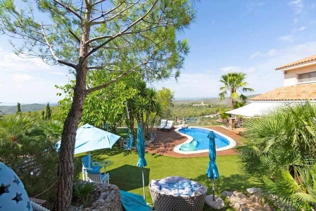 Bassein - Detached House with Pool in Plana Novella