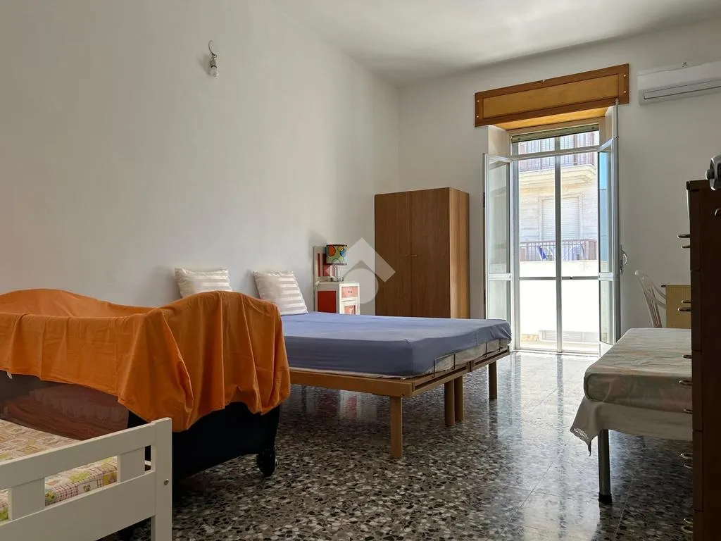 Camere da letto - Independent Two-Unit Building in Grottaglie