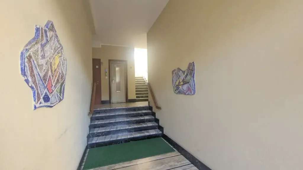 hallway_entrance