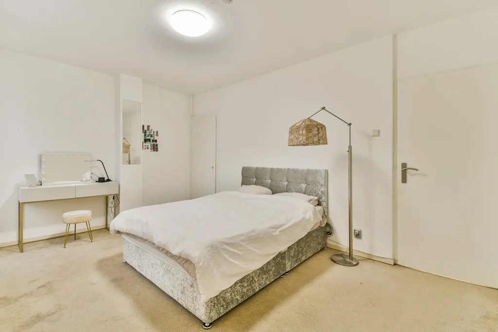 Magamistoad - Split-Level Apartment with Water View in Amsterdam