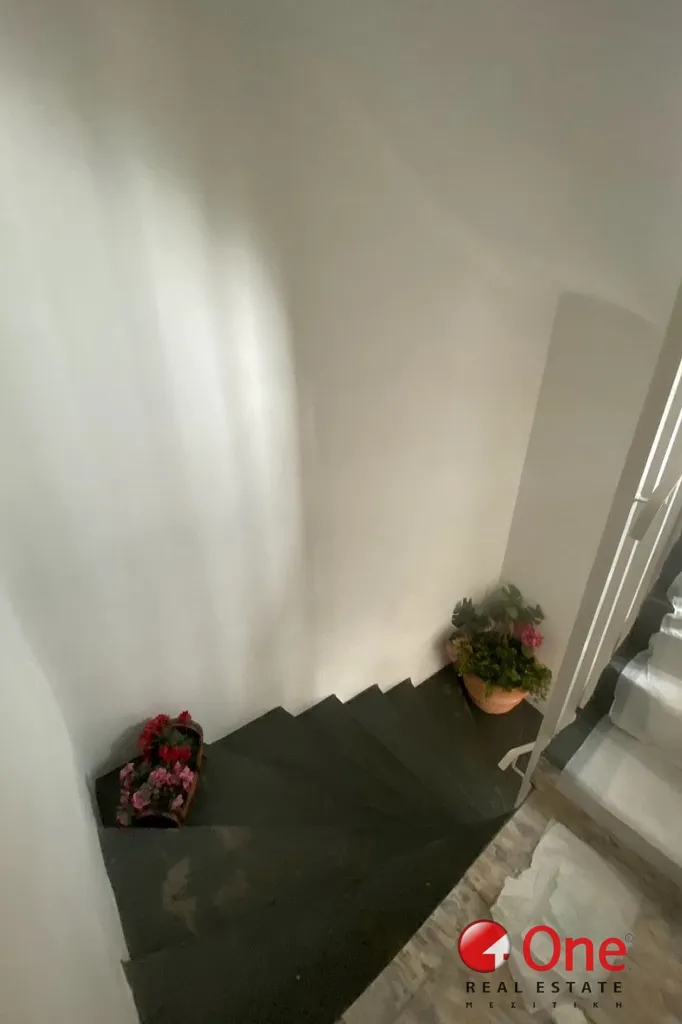 Stanze - Multi-level House with Balcony in Keratsini