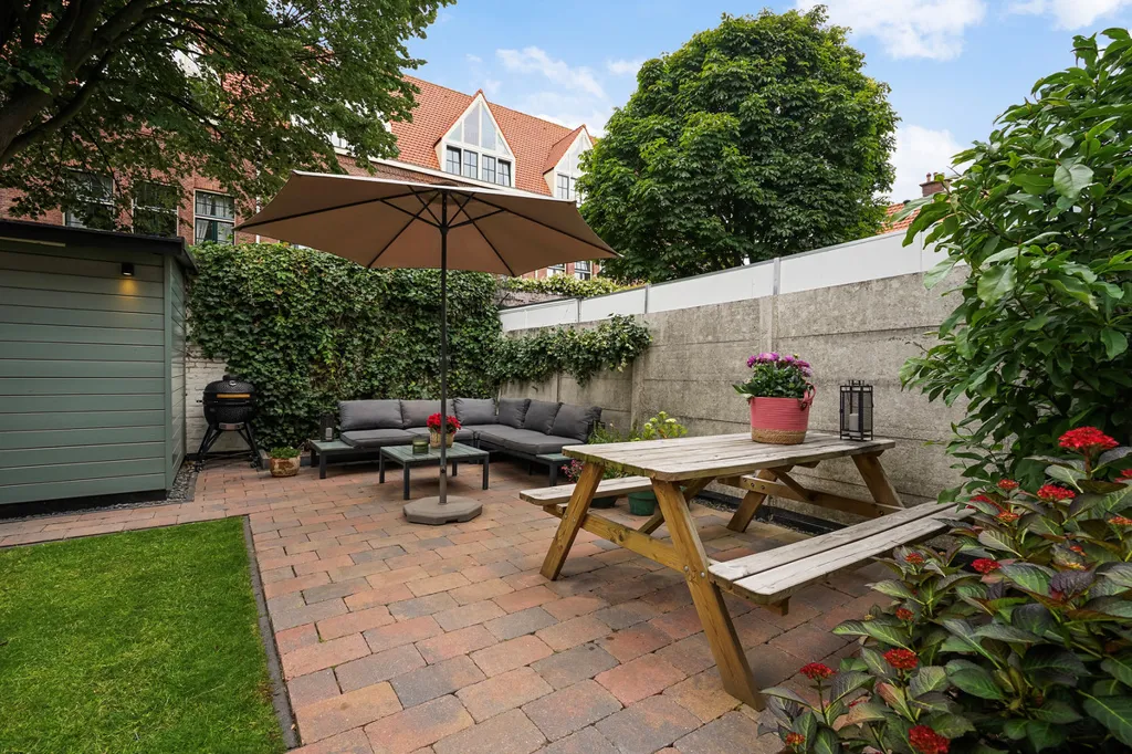 Jardin - Ground Floor Flat with Deep Garden in 's-Gravenhage