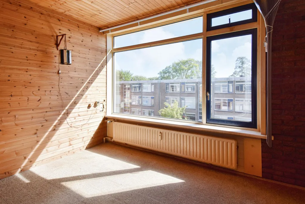 Toad - 4-Bedroom Apartment with Balcony near Delft