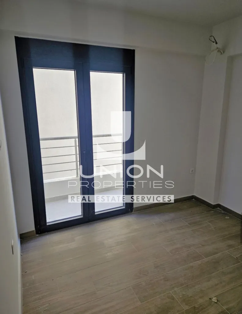 Stanze - Corner Apartment with Park View in Gerakas