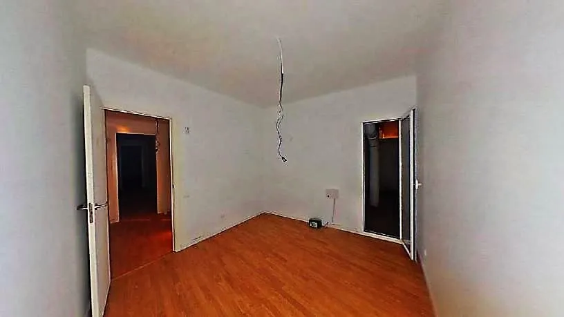 Toad - Flat with Parquet Floors in Esplugues de Llobregat