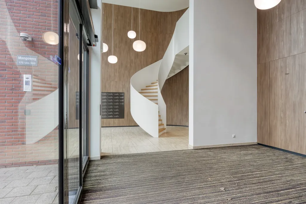 hallway_entrance