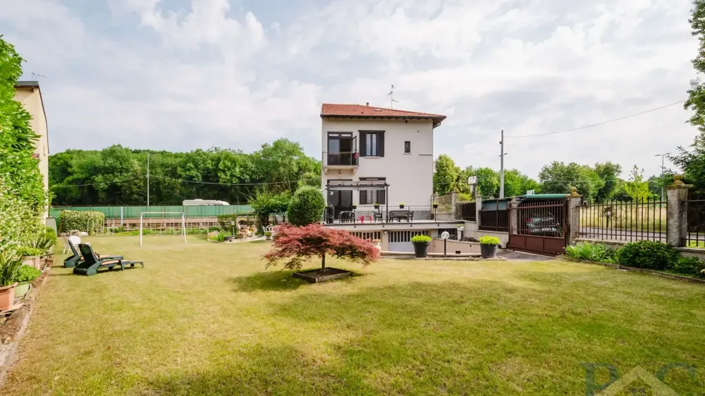 Giardino - Bifamiliar Villa with Garden in Milan