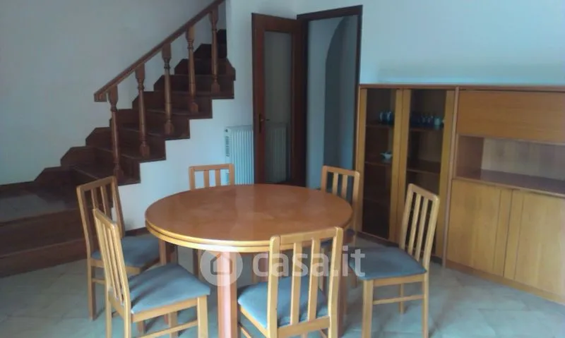 Salle à manger - Semi-detached Villa with Private Garden in L'Aquila