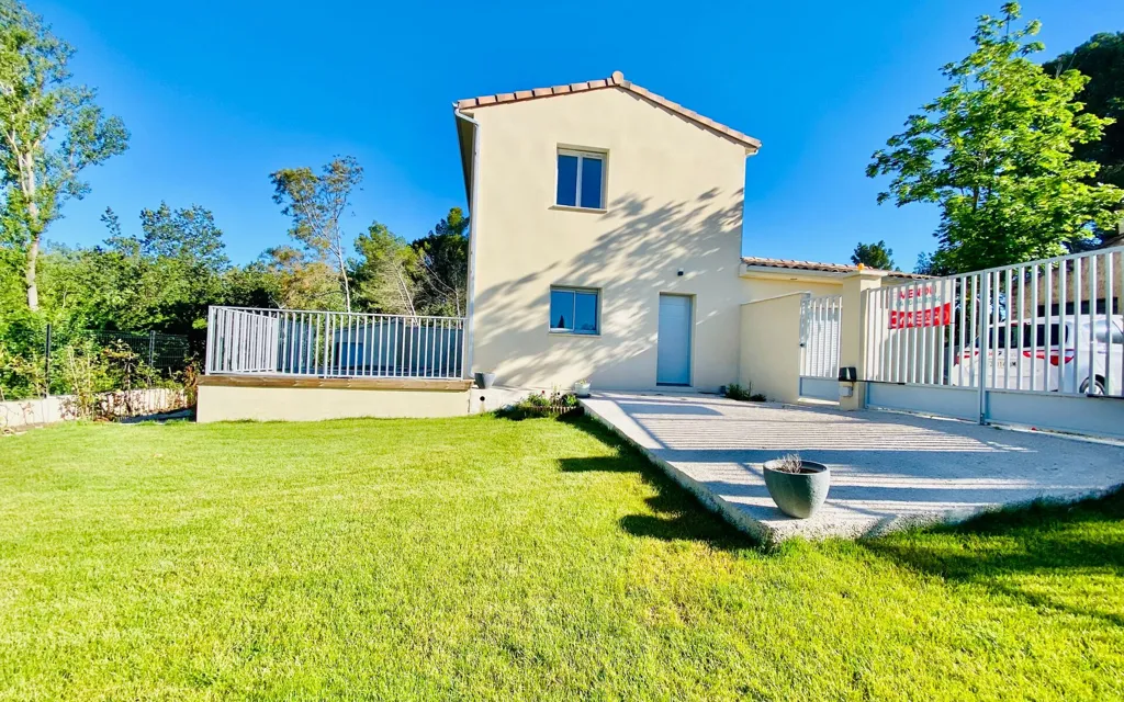 Aed - Modern Villa with Pool in Loriol-du-Comtat