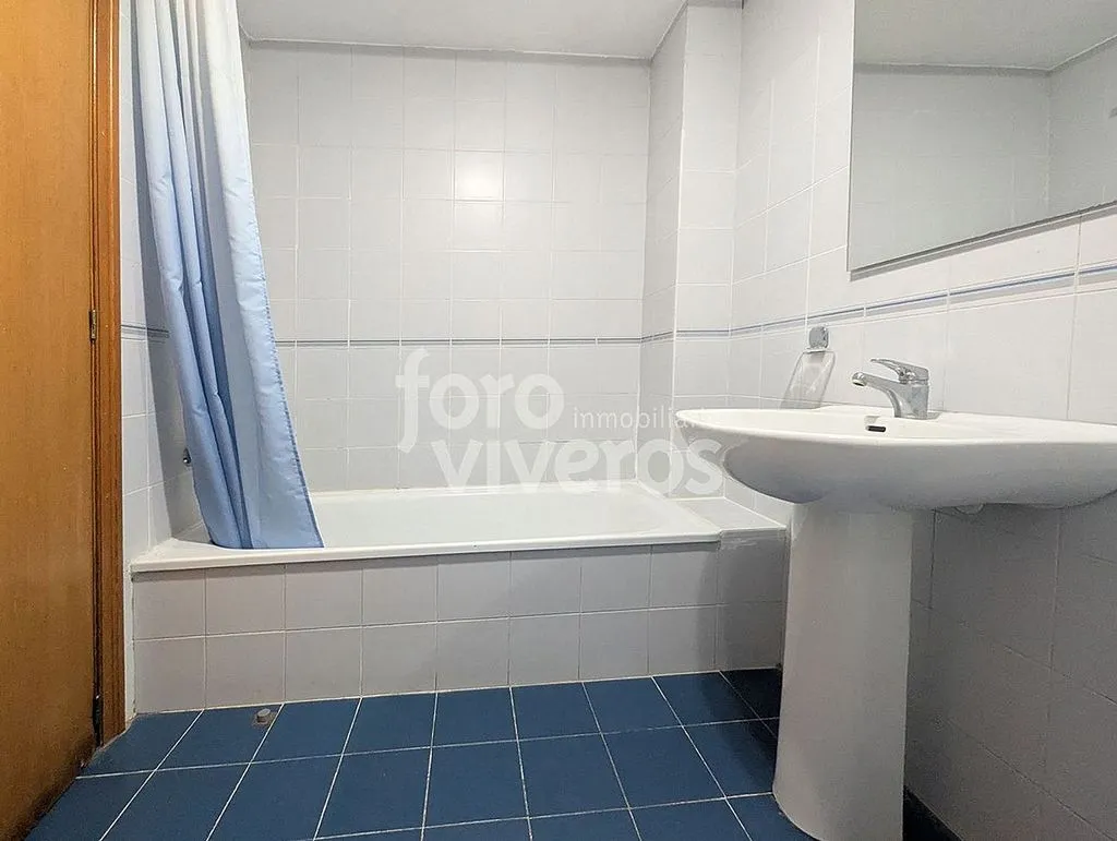 Bathrooms - Apartment with Balcony and Lift in La Carrasca