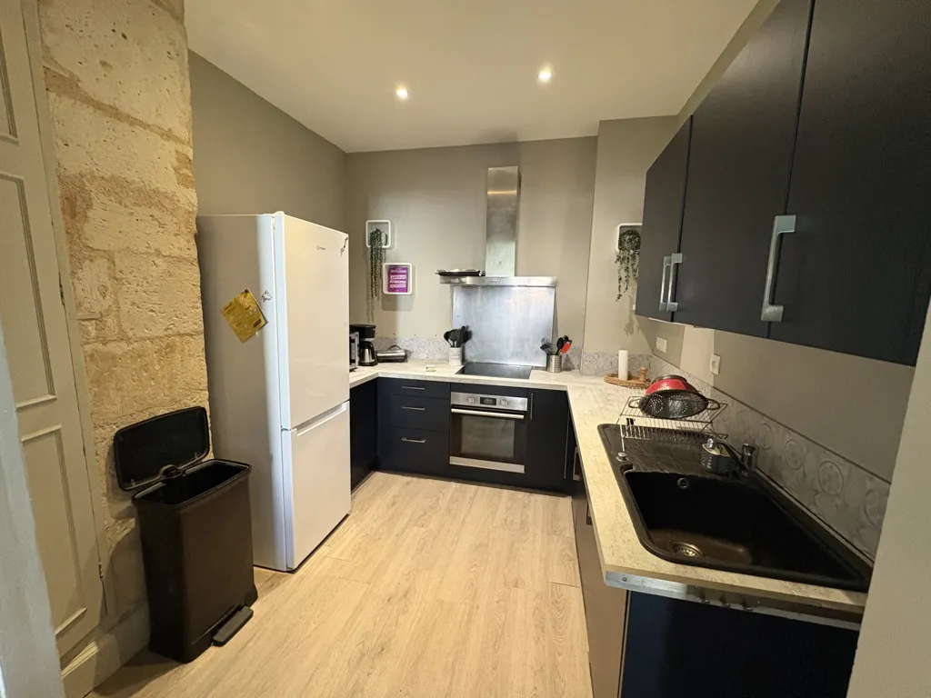 Kitchen - Shared Room in Spacious Townhouse in Agen