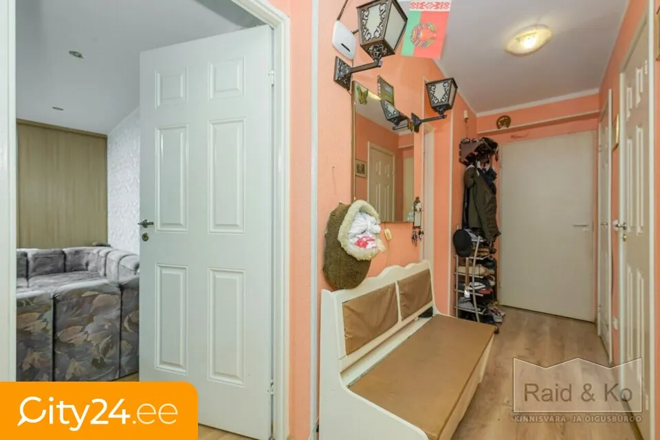 hallway_entrance