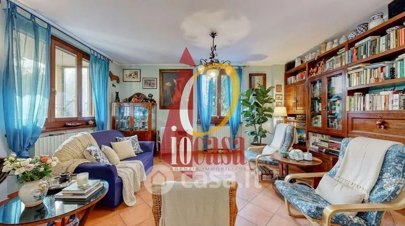 Soggiorno - Three-Level Villa with Garden in Torrevecchia Pia