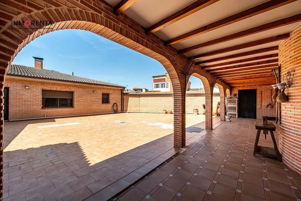 Aed - Detached House with Terrace in La Mata