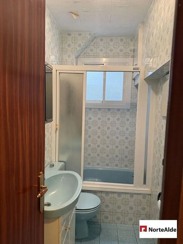 Salles de bain - Apartment with Balcony and Terrace in Arrontegi Centre
