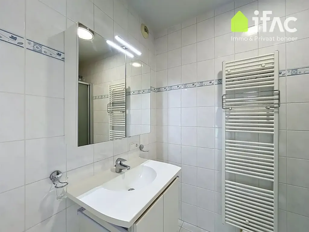Salles de bain - Appartement de Plain-Pied avec Jardin Privé à Ukkel