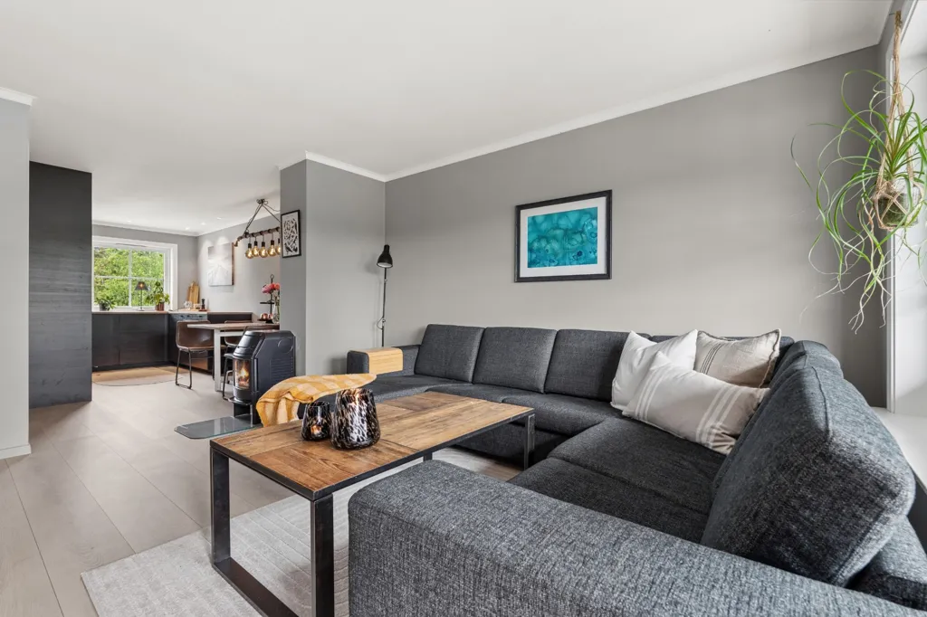 Elutuba - 3-Bed Flat with Garden in Kodal