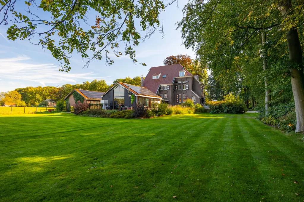 Jardin - Historic Villa with Garden in Almen