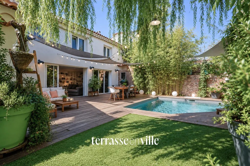Piscine - Maison avec Piscine et Jardin à Bois Luzy