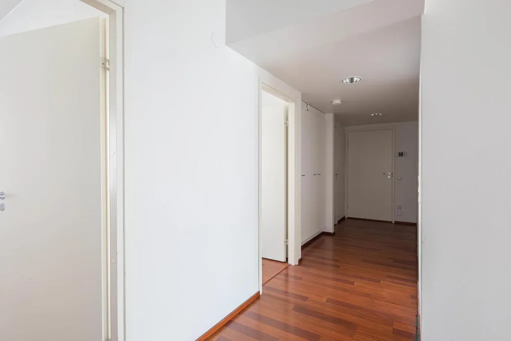 hallway_entrance