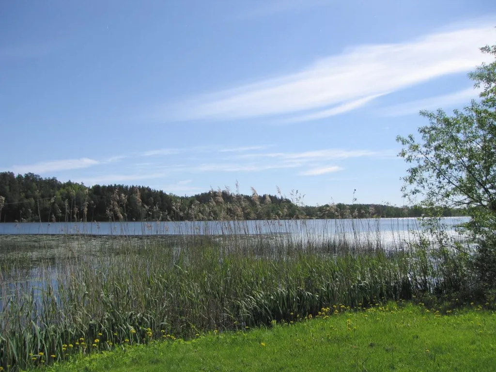 Aed - Modern 2-Bedroom Flat with Balcony in Gribbylund