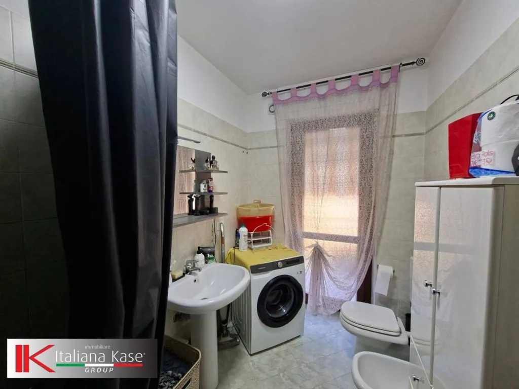 Bathrooms - Spacious Apartment with Terrace in Montalenghe