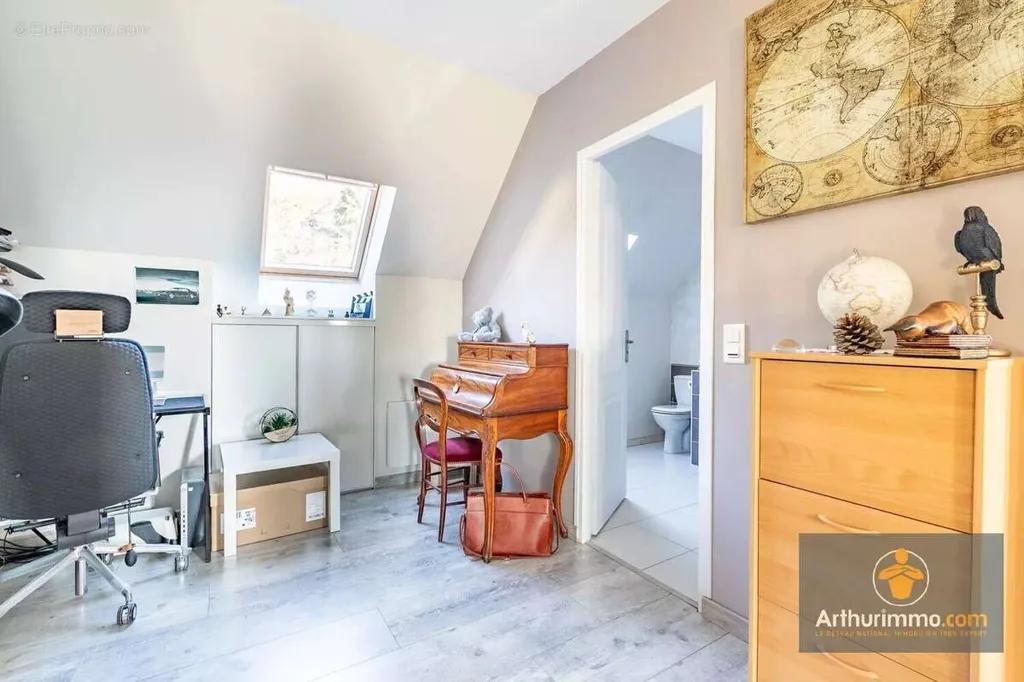 Bureau - Maison 5 pièces à Thourotte