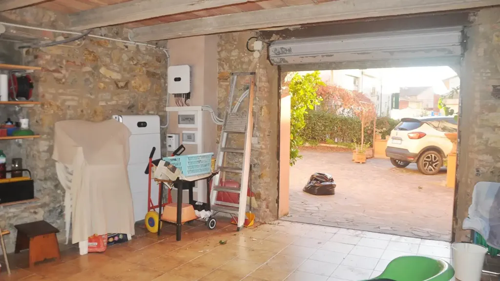 Garage - Terra Tetto with Solar Panels in Rosignano Marittimo