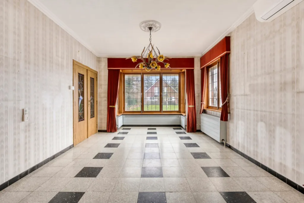 Esik - House with Garden and Terrace in Herent