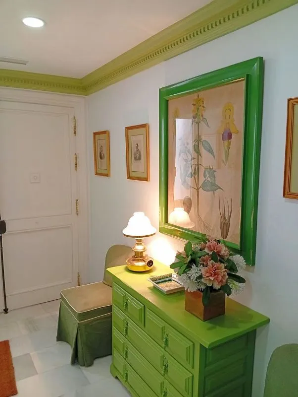 Esik - Modern Flat with Balcony in Ensanche Centro