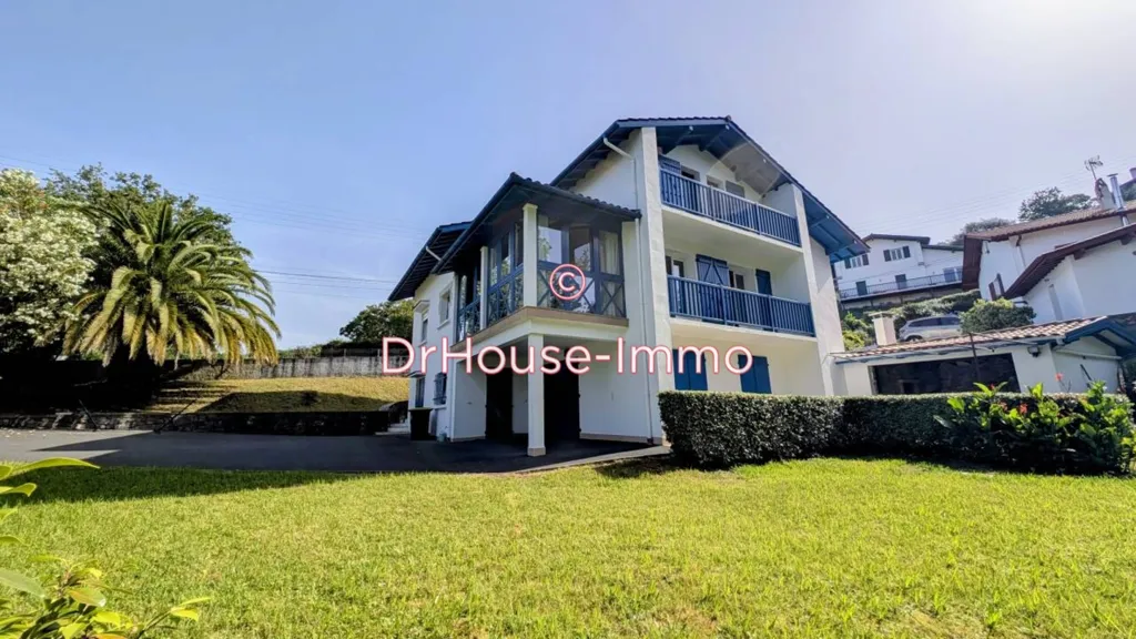 Esterno - Basque-Style House with Garden View in Hendaye