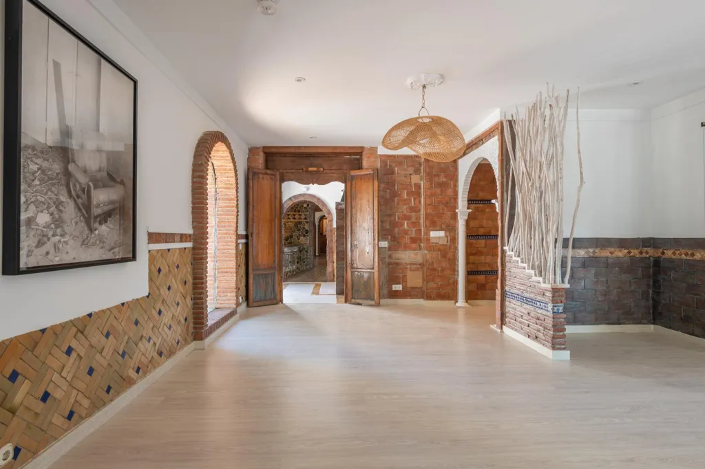 Esik - 7-Bedroom Villa with Mountain View in Mijas