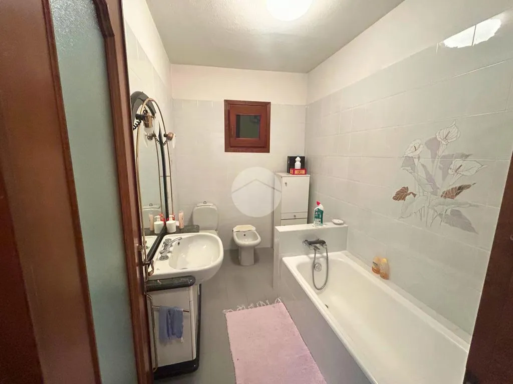 Bathrooms - Independent House with Panoramic View in Vigolo