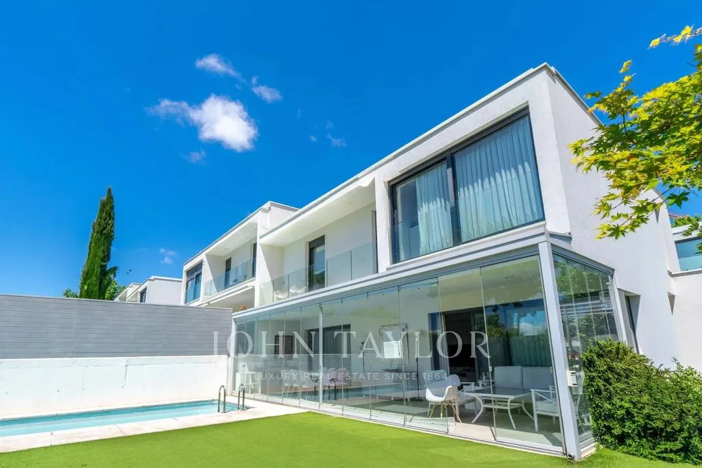 Piscina - Luxury House with Pool in Boadilla del Monte