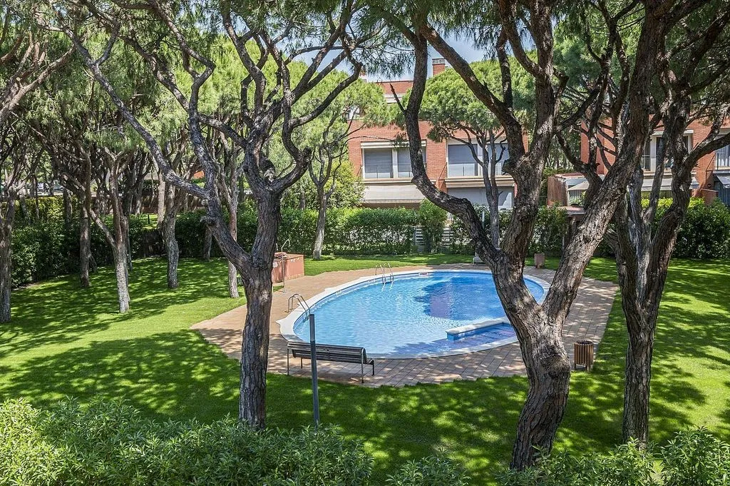 Piscine - Seafront Semi-detached House with Pool in Gavà Mar