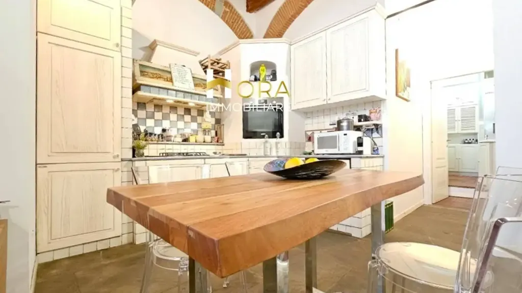 Cuisine - Historic Trilocale in Florence's Castello
